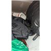 Image 4 : Storage locker contents 913 5x10