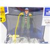 Image 3 : CHEVY CHASE SIGNED CLARK GRISWOLD LTD EDITION MCFARLANE STATUE (BECKETT COA)