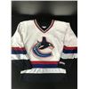 Image 1 : VANCOUVER CANUCKS TEAM SIGNED HOCKEY JERSEY (SEDIN, BIEKSA...)