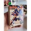 Image 2 : Lot of 6 Bundles of Hockey Trading Cards