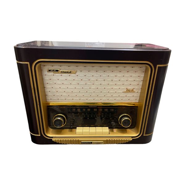 Vintage Grundig Classic Hi-Fi Sound Radio Model #960