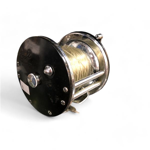 Vintage Penn Long Beach Fishing Reel With Green Bakelite Handle