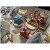 Image 9 : Tote Full Of Miniature Buildings, Stain Glass Bank Lamp, Etc..