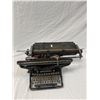 Image 2 : Vintage Underwood Typewriter