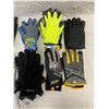 Image 2 : Tote Full Of Gloves