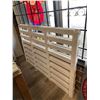 Image 3 : Large Victorian Style Wooden Bed Frame, With Head And Foot Board With Rails