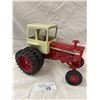 Image 2 : Vintage Turbo International Farmall 1456 Cast Metal Tractor
