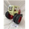 Image 3 : Vintage Turbo International Farmall 1456 Cast Metal Tractor