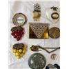 Image 2 : Assortment Of Vintage Costume Jewelry