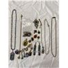 Image 1 : Assorted Vintage Pendants