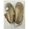 Image 3 : Pair Of Beaded Moccasins