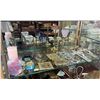 Image 1 : Large Assortment Of Collectibles, Candles, Switch Plates, Crosses, Candle Holders, Etc..