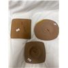 Image 5 : 3 Signed Judy Craner Studio Pottery Small Dishes With Haida Design