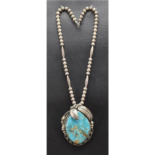 NAVAJO NECKLACE AND PENDANT (AYH)