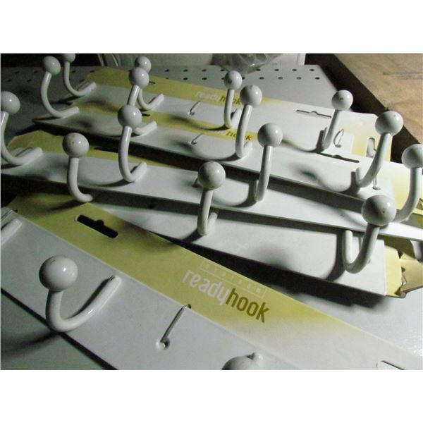 WHITE 4 HOOKS ON BAR, QUANTITY 5