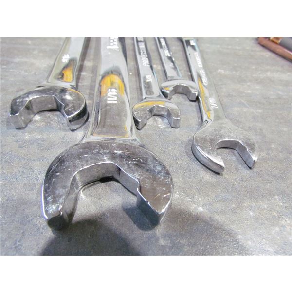 WRENCHES, 4 OF THEM ARE ACCELERATOR WRENCHES
