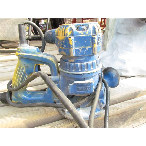 DEWALT ROUTER