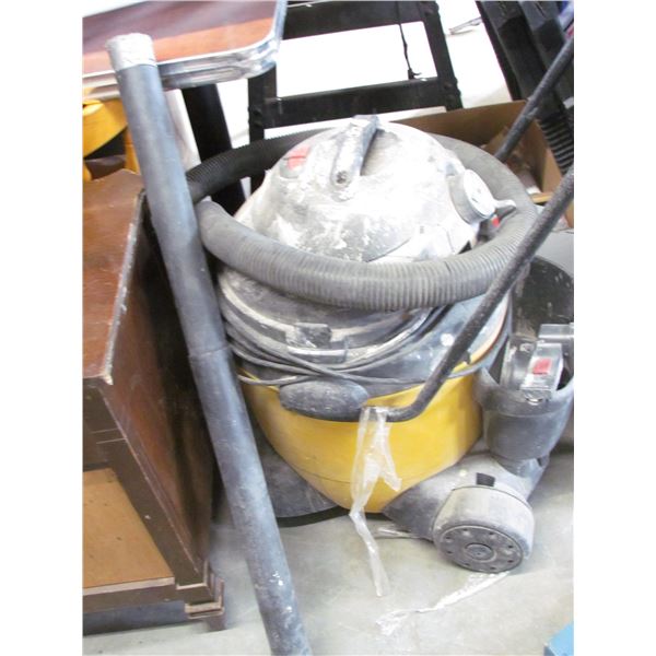 LARGE SHOP VAC