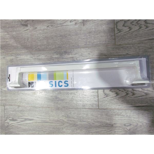 WHITE 18'' TOWEL BAR