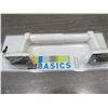 Image 1 : WHITE TOILET TISSUE HOLDER