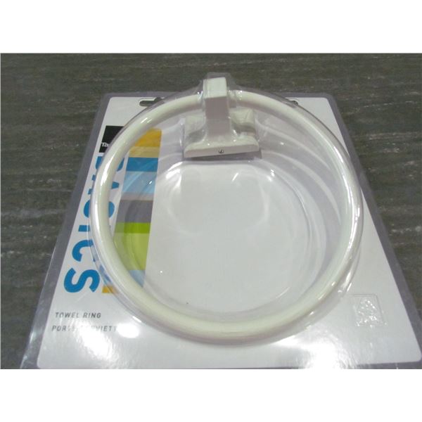 WHITE TOWEL RING