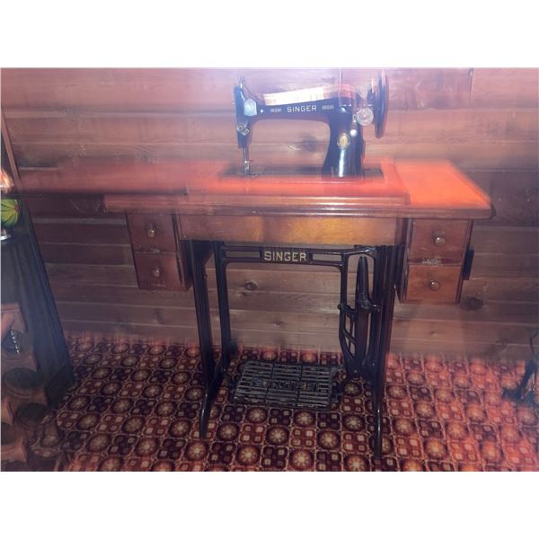Antique Singer Sewing Machine w/ Wood Work Station
