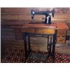 Image 3 : Antique Singer Sewing Machine w/ Wood Work Station
