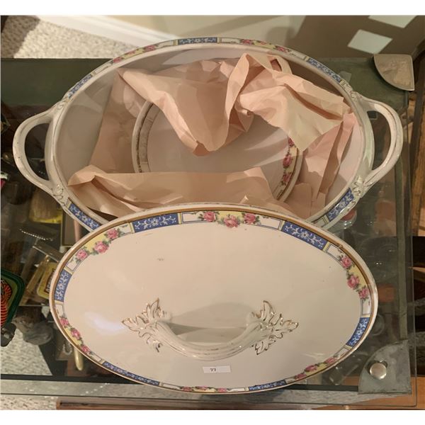 Semi Porcelain tray (16L) Wedowood & co. plus decorative blue plate and 7 small decorative dishes