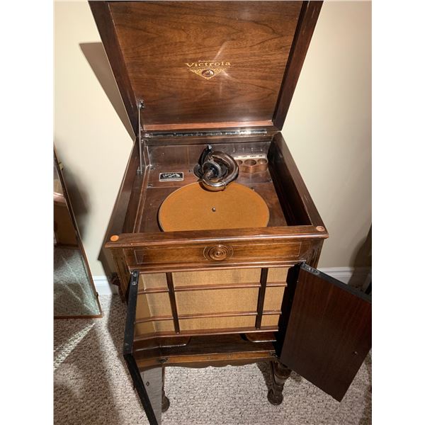 Orthophonic Victrolla Gramophone C25861, 19W, 21D, 38T