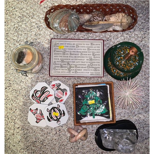 Set of vintage home decorations & napkins