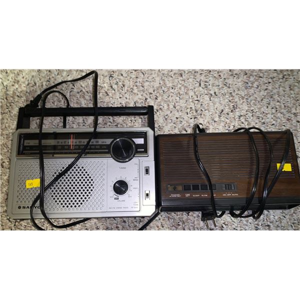 Set of vintage radios/alarms