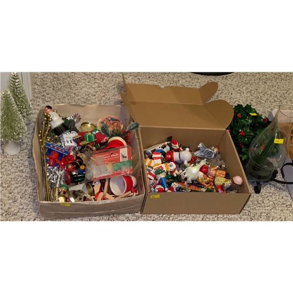 Set of Christmas ornaments and other decorations, wooden ornaments, including vintage lantern