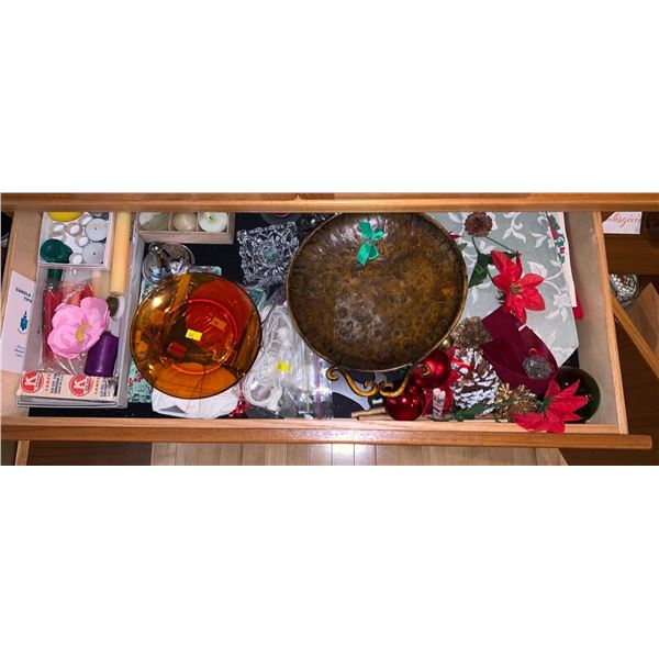 Set of various home items; candles, deocartions, some plates, table cloths, holiday