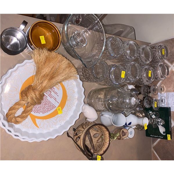Various glassware and kitchen items plus decorations!