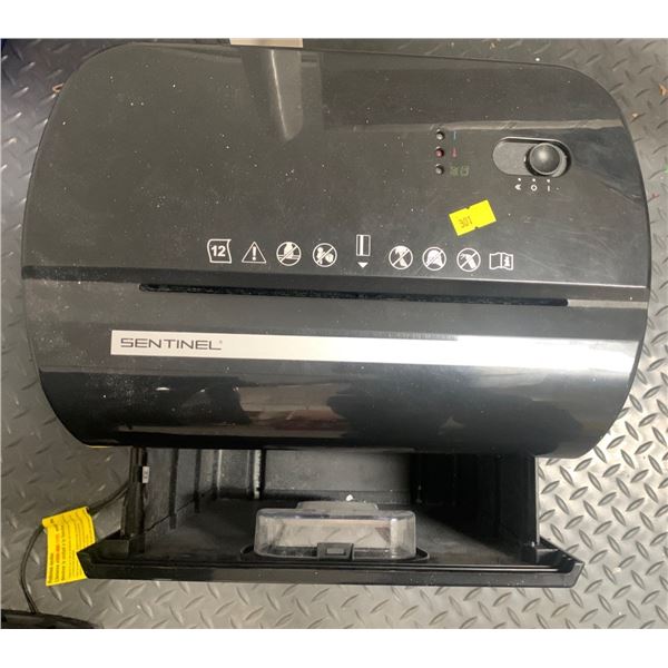 Sentinel on guard shredder 13W, 19T