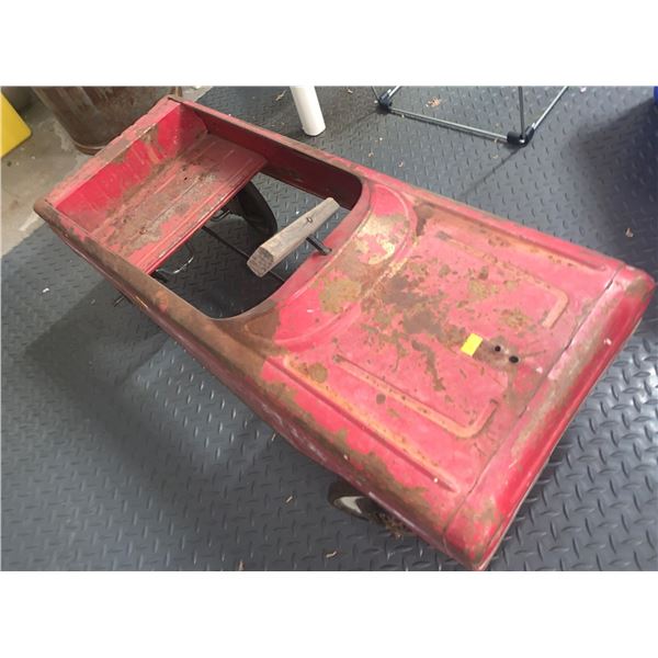 Vintage red toy car (14W, 34D, 12T)