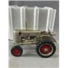 Image 2 : 1:16 Scale Resin Model - Silver King Model 444 Four Wheel Standard Tractor In Original Box
