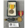 Image 2 : 2 Vintage Medals w/Ribbon - Republic Of Vietnam Service & National Defence And US Combat Infantryman