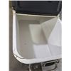 Image 5 : Tommy Bahama Cooler on Wheels