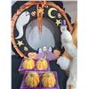 Image 2 : Assorted Halloween Decor