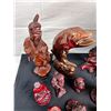Image 4 : Red figurines