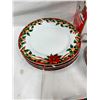Image 4 : Poinsettia dish set