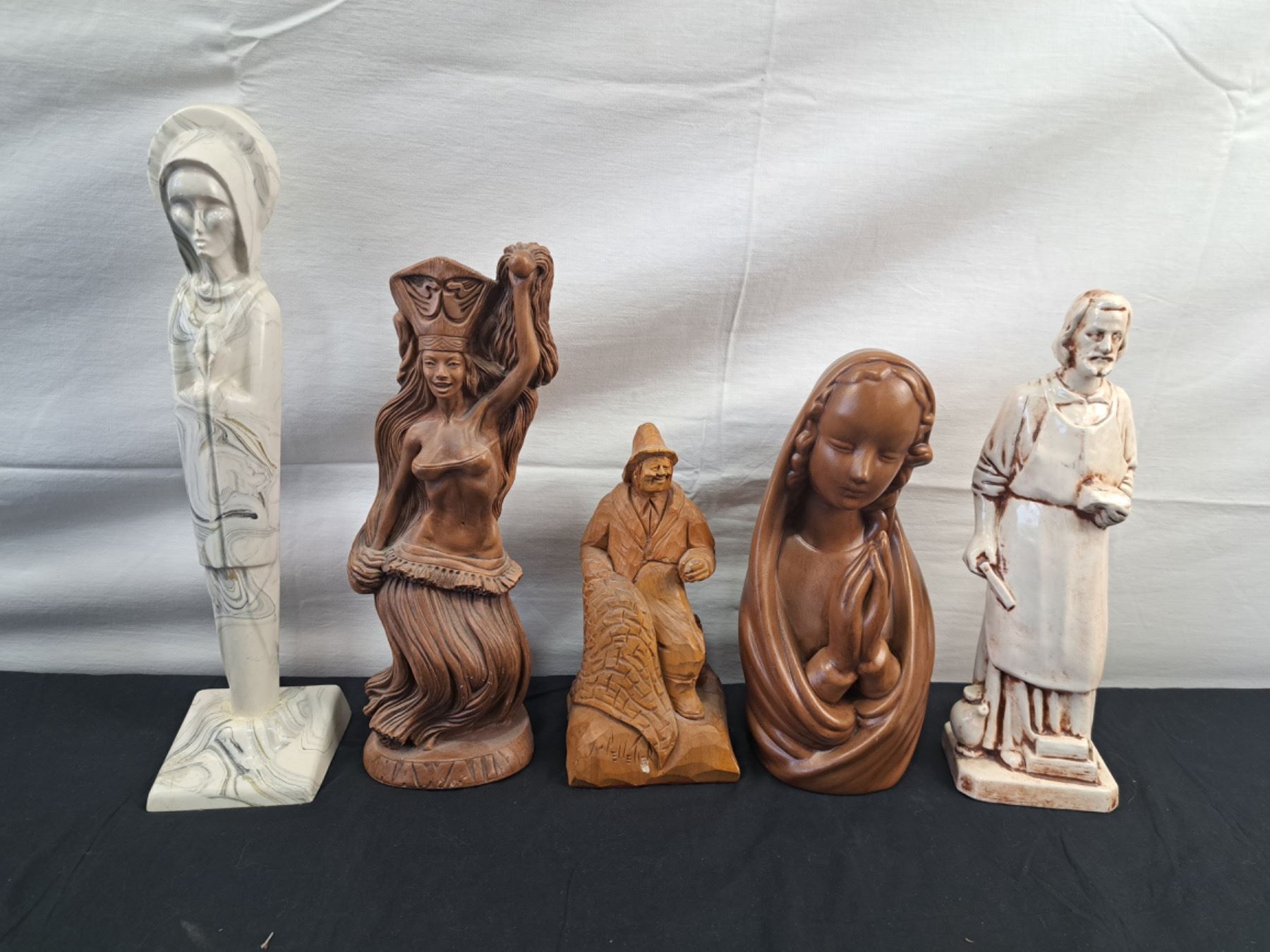 Services Statues Assorted statues - Sunrise Estate Services Ltd