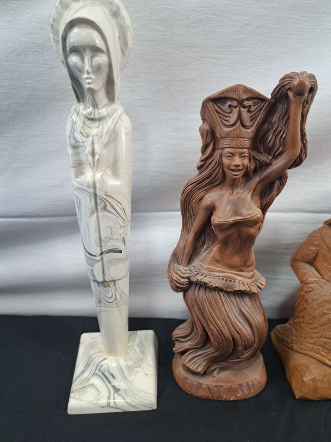 Services Statues Assorted statues - Sunrise Estate Services Ltd