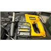 Image 2 : DEWALT DW004 24V 7/8" SDS CORDLESS INDUSTRIAL ROTARY HAMMER DRILL WITH BATTERY & CHARGER IN HARD