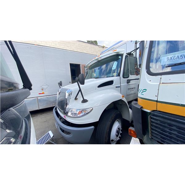 2009 INTERNATIONAL MAX FORCE 9, 10 TON 2DR CARGO VAN, DURA STAR, WHITE, VIN # 1HTMSAZR29H060494