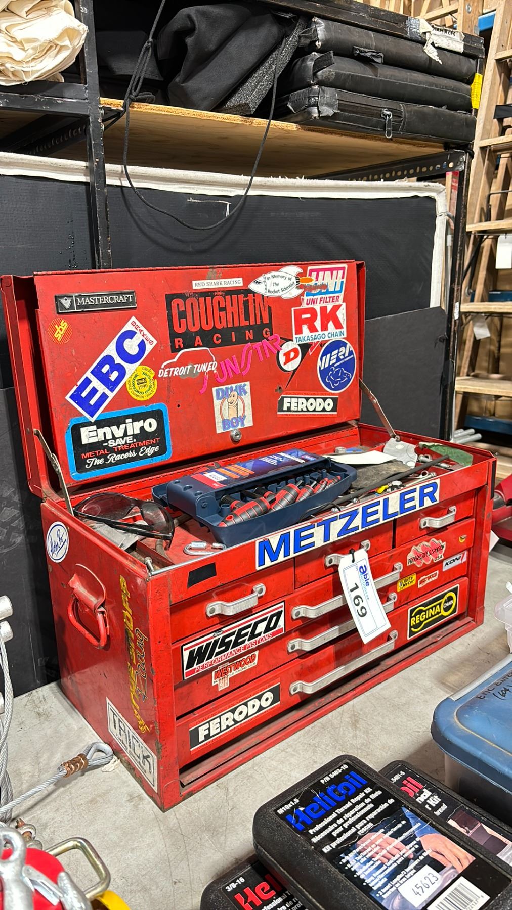 RED MASTERCRAFT 6 DRAWER TOOL CHEST WITH CONTENTS INCLUDING; A ...