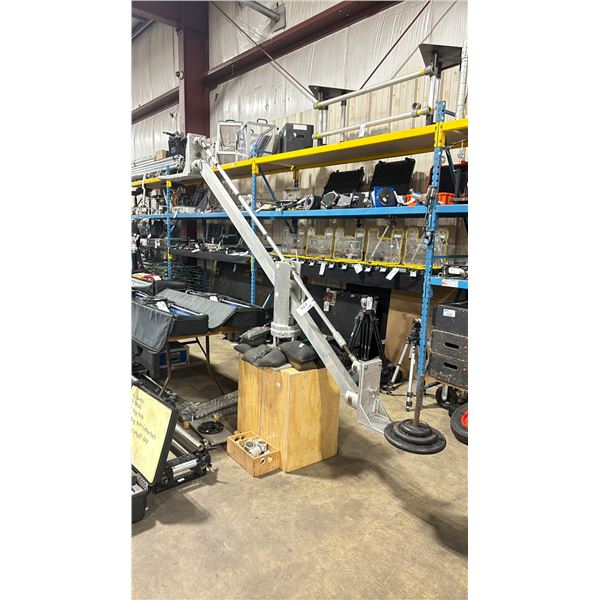 CUSTOM ALUMINUM COMMERCIAL HEAVY DUTY 12' PRODUCTION CAMERA JIB CRANE WITH WEIGHTED BAGS & 2 APPLE