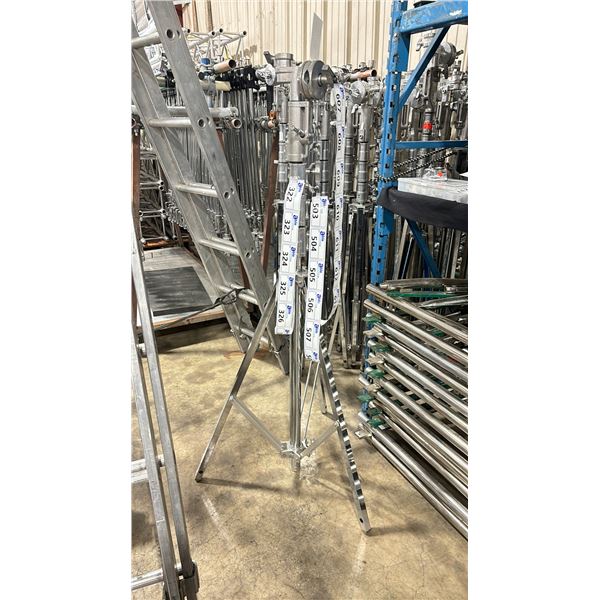 KUPO / AVENGER COMMERCIAL PRODUCTION MEDIUM REACH COMBI STAND WITH 4 1/2" GOBO HEAD