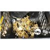 Image 2 : PLASTIC CRATE OF MODERN COMMERCIAL PRODUCTION 5/8" SPEED C-CLAMPS